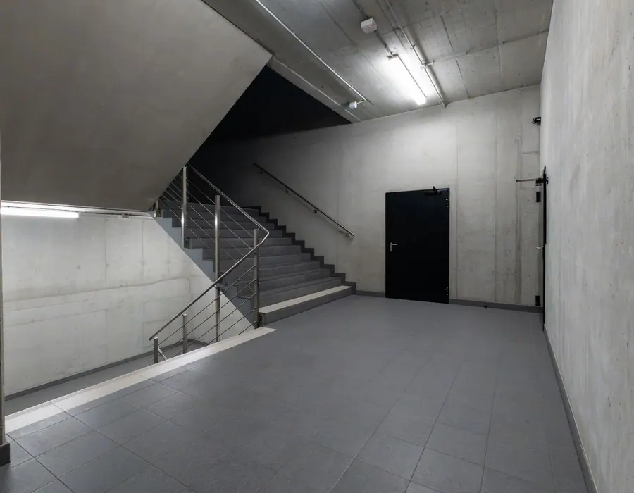 Betontreppenhaus in einem Gewerbeobjekt