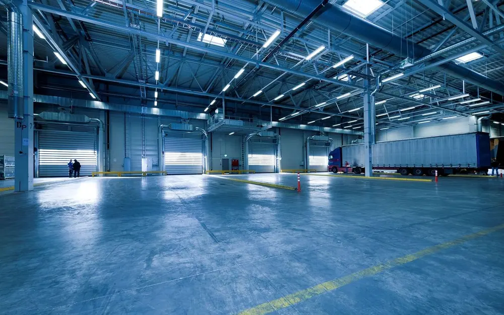 Hallenreinigung in Bottrop — AZAKO Umwelttechnik