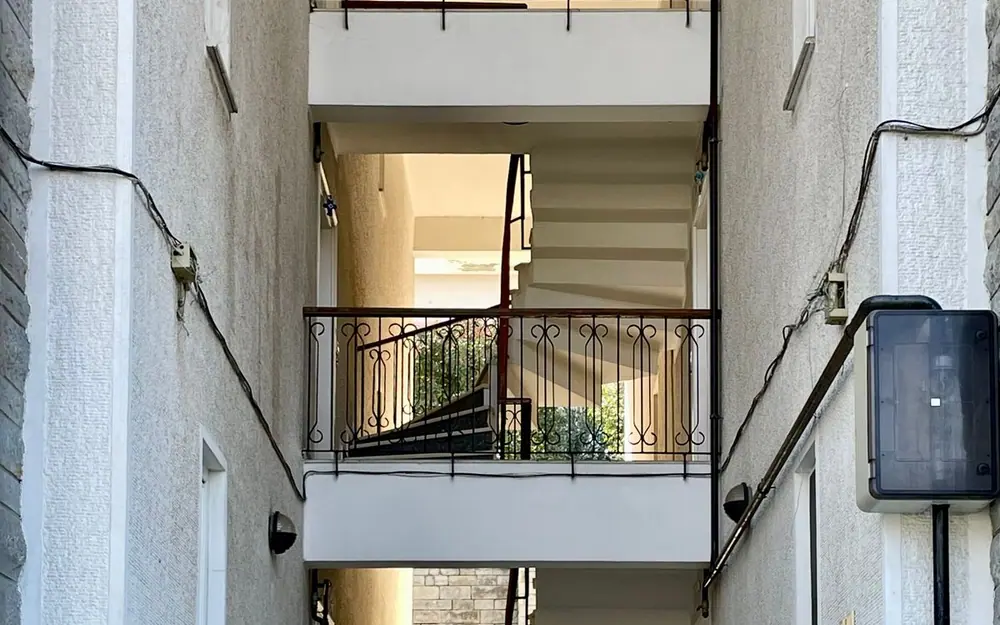 Treppenhausreinigung in Schwerte — AZAKO Umwelttechnik